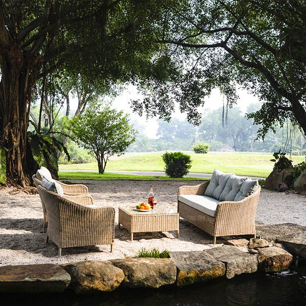 ban-ghe-nhua-gia-may-2