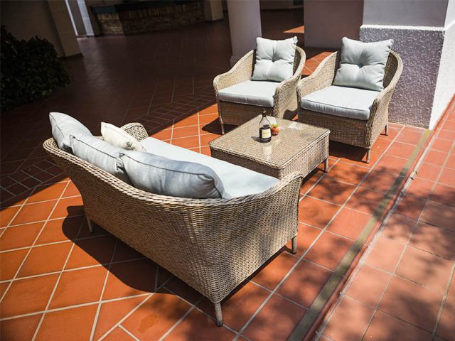 5 tiêu chí quan trọng bạn cần biết khi chọn bàn ghế resort