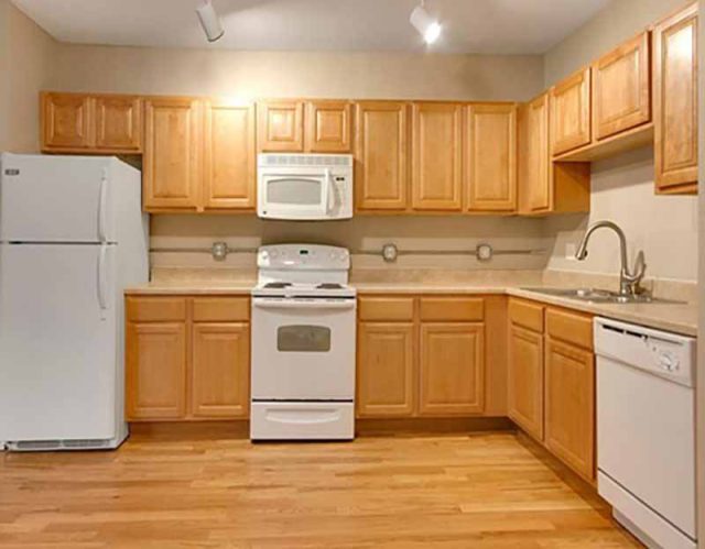 Tổng hợp 5 điều cần biết trước khi lắp đặt tủ bếp gỗ căm xe