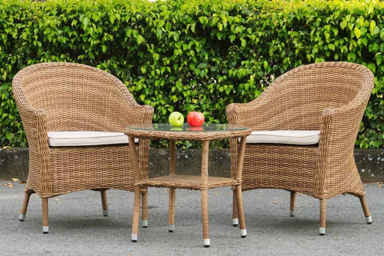 Bộ bàn ghế mây ngoài trời Seventeen 2 ghế đơn và bàn tròn nhỏ