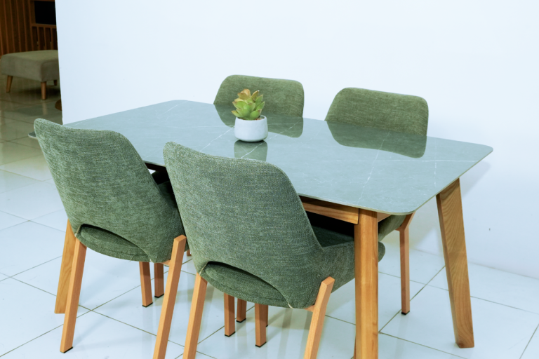 Bộ bàn ăn 4 ghế thiết kế gọn gàng phù hợp phòng bếp nhỏ