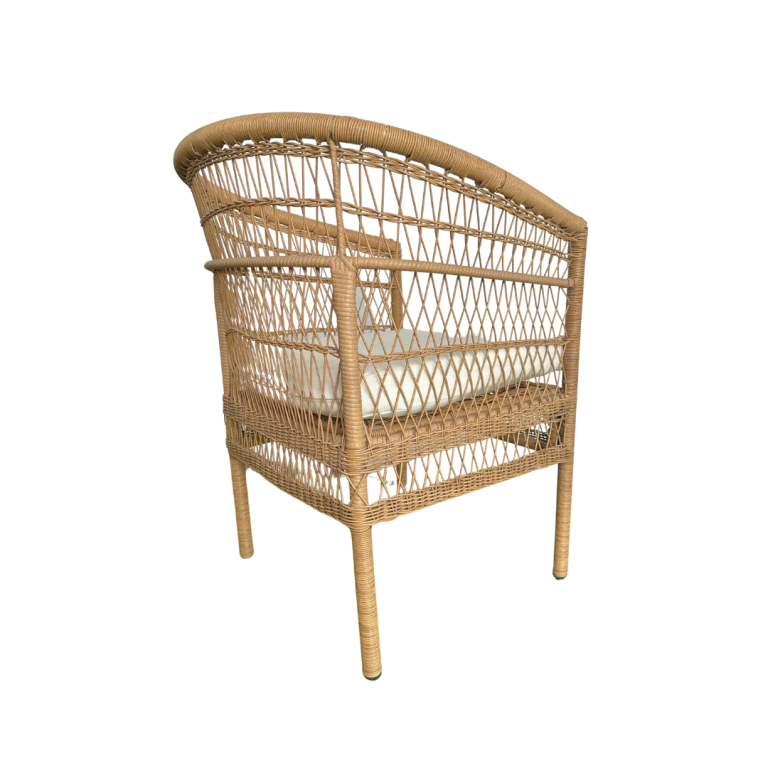 Ghế mây nhựa Pearline góc nhìn từ phía sau với khung đan tỉ mỉ